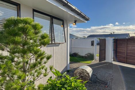 Photo of property in 9 Stacey Place, Woolston, Christchurch, 8062