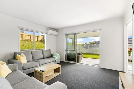 Photo of property in 76 Stace Hopper Drive, One Tree Point, 0118