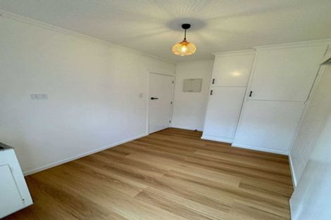 Photo of property in 3 Hartley Terrace, Massey, Auckland, 0614