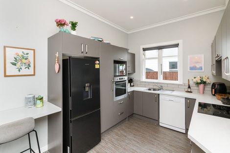Photo of property in 25 Edgeware Road, Palmerston North, 4410
