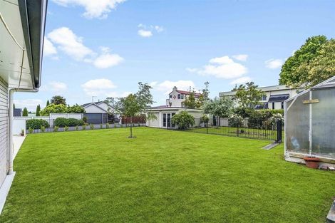 Photo of property in 92 Beerescourt Road, Beerescourt, Hamilton, 3200