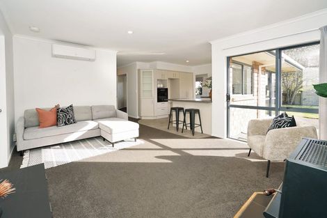 Photo of property in 35 Farringdon Avenue, Rototuna North, Hamilton, 3210