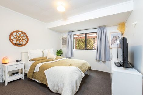 Photo of property in 6 Rautawhiri Road, Helensville, 0800