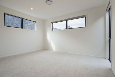 Photo of property in 19 Shelduck Road, Jacks Point, 9371