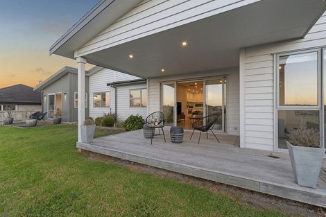Photo of property in 60 Wainui Road, Silverdale, 0932