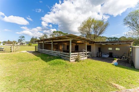 Photo of property in 104 Awa Road, Kumeu, 0891