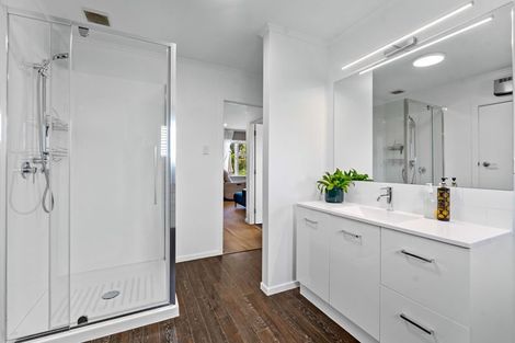 Photo of property in 6d Buisson Glade, West Harbour, Auckland, 0618