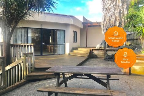 Photo of property in 39 Makora Road, Massey, Auckland, 0614