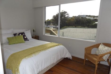 Photo of property in 6 Link Road, Newlands, Wellington, 6037