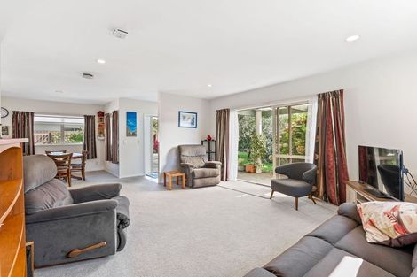 Photo of property in 723b Te Atatu Road, Te Atatu Peninsula, Auckland, 0610