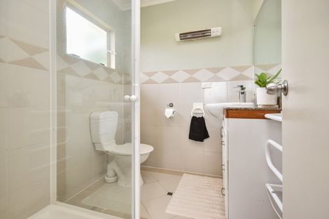 Photo of property in 20 Longview Rise, Massey, Auckland, 0614