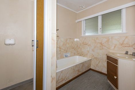 Photo of property in 1 Kowhai Park Road, Maunu, Whangarei, 0110