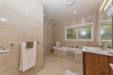 Photo of property in 66 Manuka Grove, Helensville, 0875