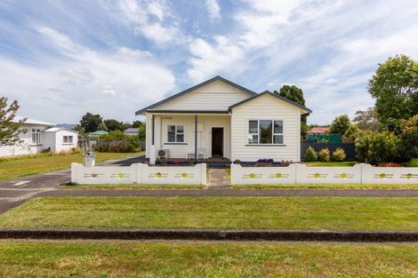 Photo of property in 37 Fox Street, Woodville, 4920