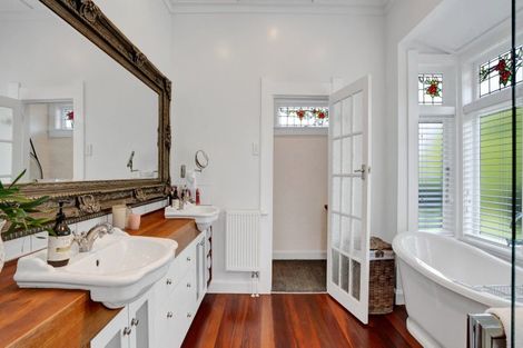 Photo of property in 500 Richmond Road, Lepperton, New Plymouth, 4373