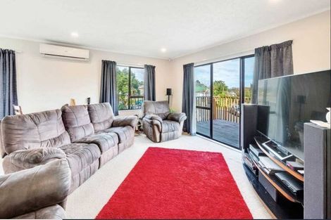 Photo of property in 21 Crosby Road, West Harbour, Auckland, 0618