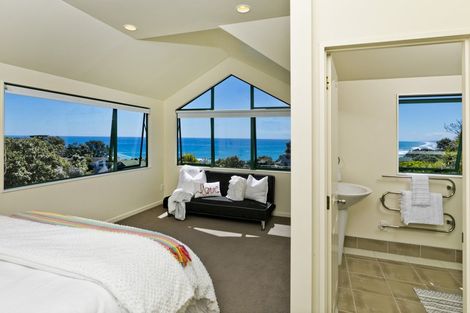 Photo of property in 6 Berridge Road, Muriwai, Waimauku, 0881