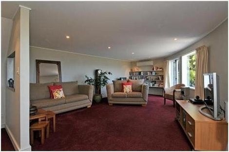 Photo of property in 51 Harbour View Road, Northland, Wellington, 6012