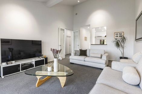 Photo of property in 10/8 Tobago Place, Sunnynook, Auckland, 0620