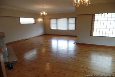 Photo of property in 2 Great South Road, Papakura, 2110