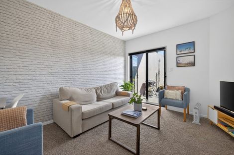 Photo of property in 16 Stoneyridge Close, Mount Pleasant, Christchurch, 8081