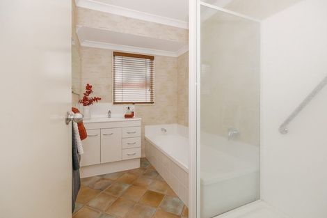 Photo of property in 39 Parnell Heights Drive, Kelvin Grove, Palmerston North, 4414