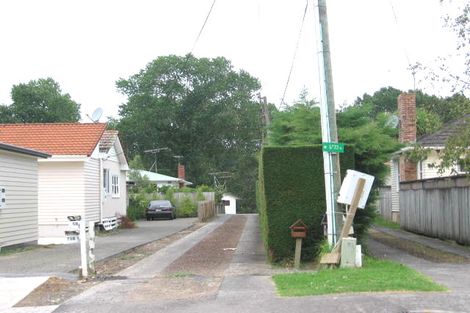 Photo of property in 2/73 Salisbury Road, Birkdale, Auckland, 0626