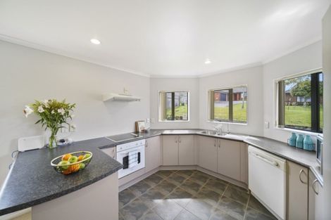 Photo of property in 38 Saralee Drive, Manurewa, Auckland, 2105