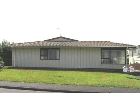 Photo of property in 4 Tanoa Place, Glendene, Auckland, 0602