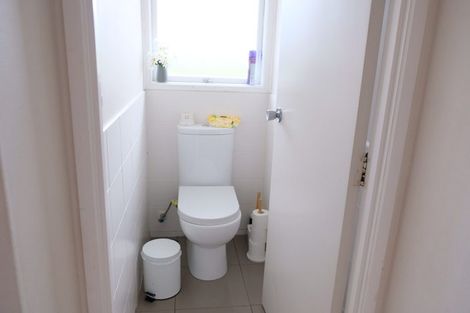 Photo of property in 49 Cascades Road, Pakuranga Heights, Auckland, 2010