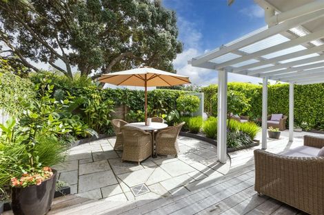 Photo of property in 25a/1 Beach Road, Te Atatu Peninsula, Auckland, 0610