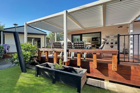 Photo of property in 11 Gibbs Place, Kinloch, Taupo, 3377