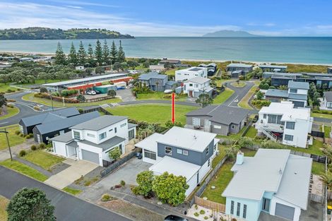 Photo of property in 5 Te Mauri Place, Omaha, 0986