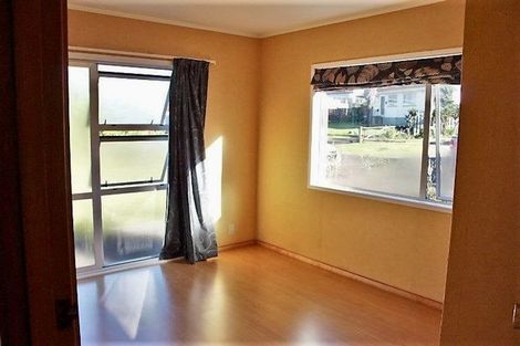 Photo of property in 21 Lisa Rise, Half Moon Bay, Auckland, 2012