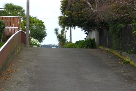 Photo of property in 2/13 Wallace Place, Westown, New Plymouth, 4310