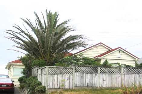 Photo of property in 75 Ranui Crescent, Khandallah, Wellington, 6035