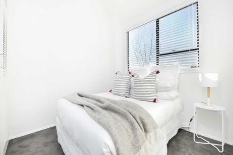Photo of property in 72 Aikmans Road, Merivale, Christchurch, 8014