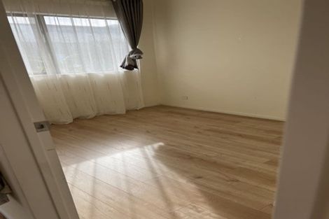 Photo of property in 12 Te Awa Place, Red Beach, 0932