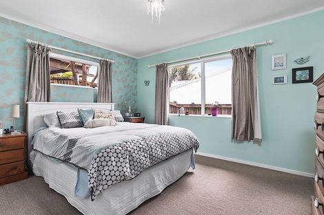 Photo of property in 10 Ambler Avenue, Glen Eden, Auckland, 0602