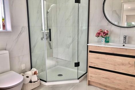 Photo of property in 5 Gladfield Lane, Te Atatu Peninsula, Auckland, 0610