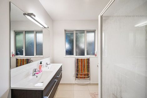 Photo of property in 64 Englefield Road, Northwood, Christchurch, 8051