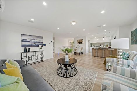 Photo of property in 11 Tawapou Close, Massey, 0614