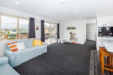 Photo of property in 33 Antrim Place, Nawton, Hamilton, 3200