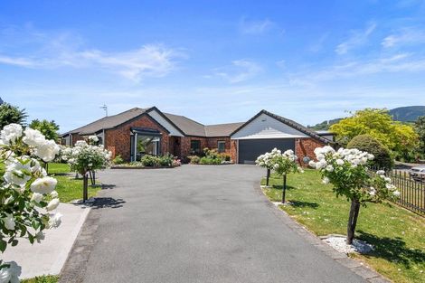 Photo of property in 11 Ardilea Avenue, Stoke, Nelson, 7011