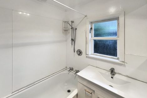 Photo of property in 8 Galway Avenue, Hokowhitu, Palmerston North, 4410