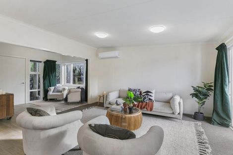 Photo of property in 23 Padnell Crescent, Paparangi, Wellington, 6037