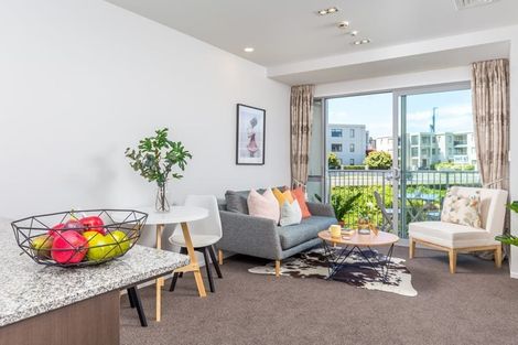 Photo of property in Shoal Haven Apartments, 305a/130 Anzac Street, Takapuna, Auckland, 0622