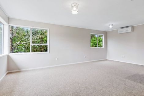 Photo of property in 2/94 Kaurilands Road, Titirangi, Auckland, 0602