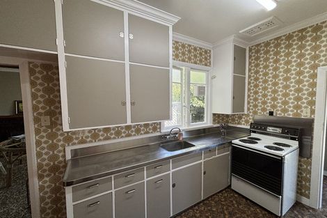 Photo of property in 31 Disraeli Street, Hawera, 4610