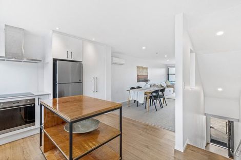 Photo of property in 18 Memorial Park Lane, Hobsonville, Auckland, 0618